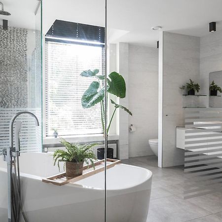 Suite With Bath City Center Villa Tilburg Exterior photo
